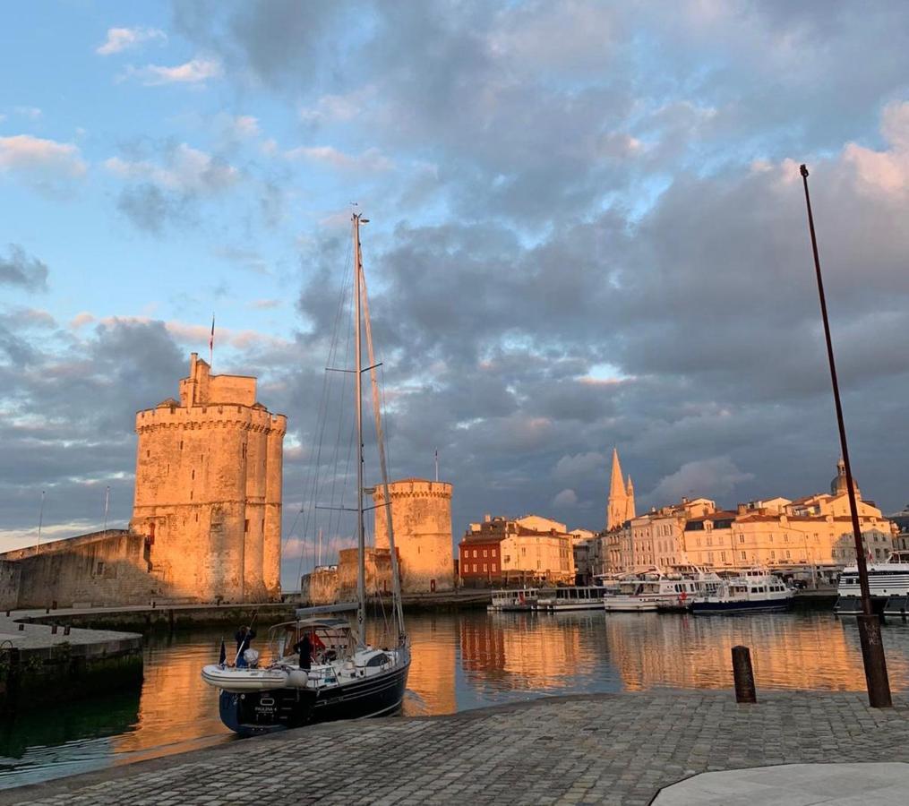 Nuits Oceanes A La Rochelle Avec Parking Privatif Apartment Exterior photo